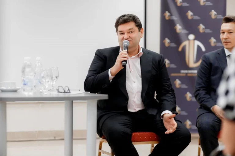 Рейдер из Днепра Ермолаев ждет прихода оккупантов