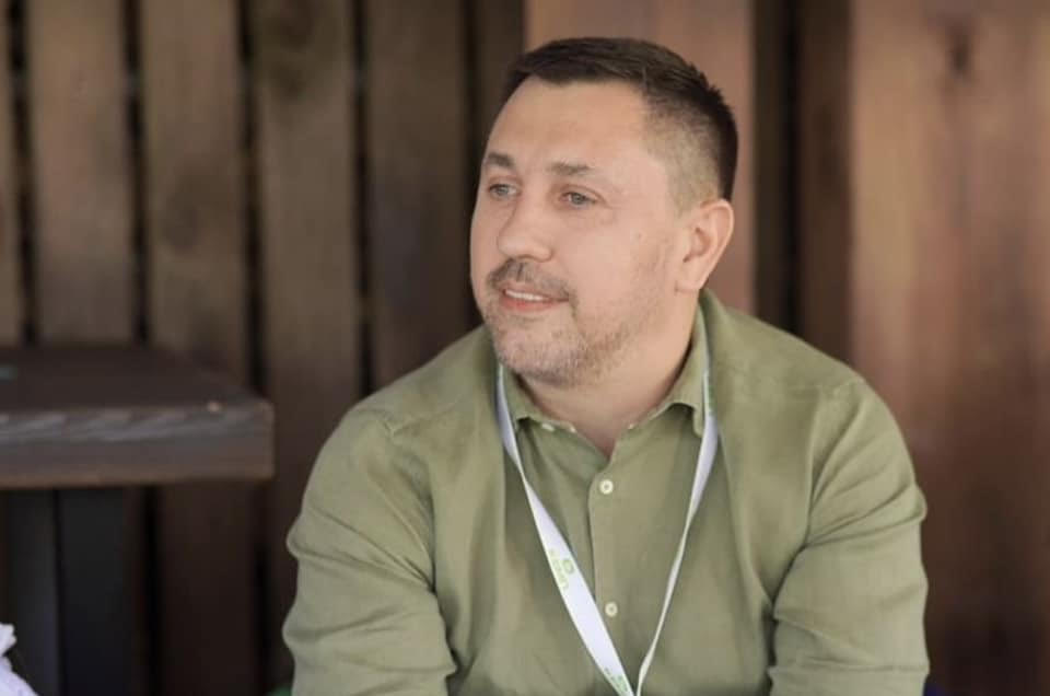 Нардеп Стріхарський збудував багатоповерхівку замість ресторану у Києві