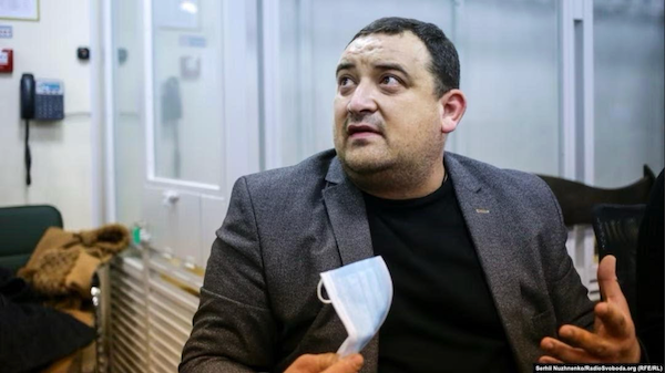 Депутат Кузьміних, підозрюваний у хабарництві, лобіює закон, що зачистить аптечний ринок — в інтересах пов’язаних структур
